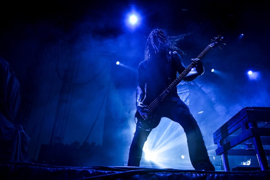 Guitarist på scenen, brugt som testbillede for BÆST
